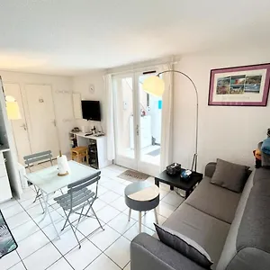 Charmante maisonnette À 2 pas des plagesPiscine Hébergement de vacances Guidel